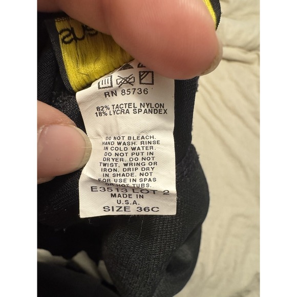 Women's Black Swimsuit—Shapemaker Silver‎ Size 36C or Large—Y2K - Picture 5 of 5